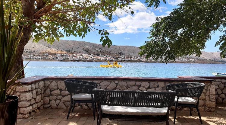 Family Hotel Zane Pag Town Bagian luar foto