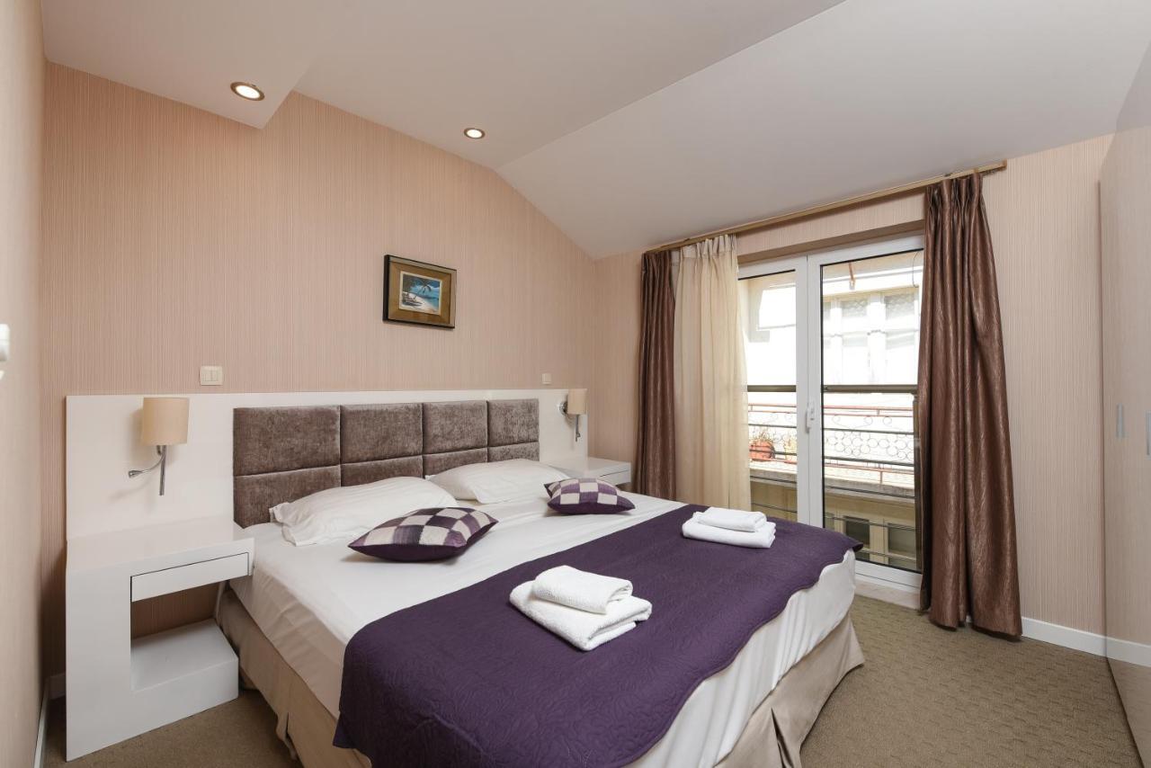 Family Hotel Zane Pag Town Bagian luar foto