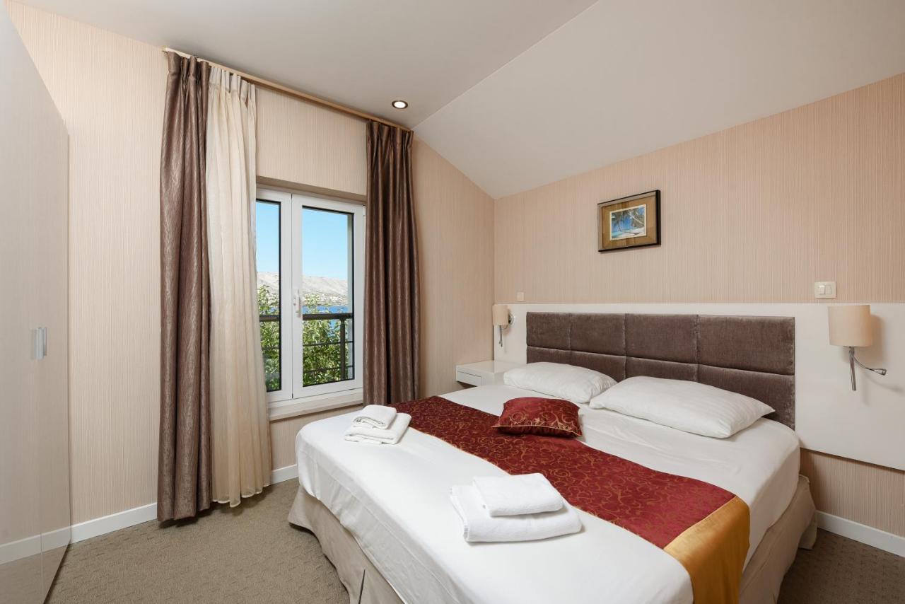 Family Hotel Zane Pag Town Bagian luar foto