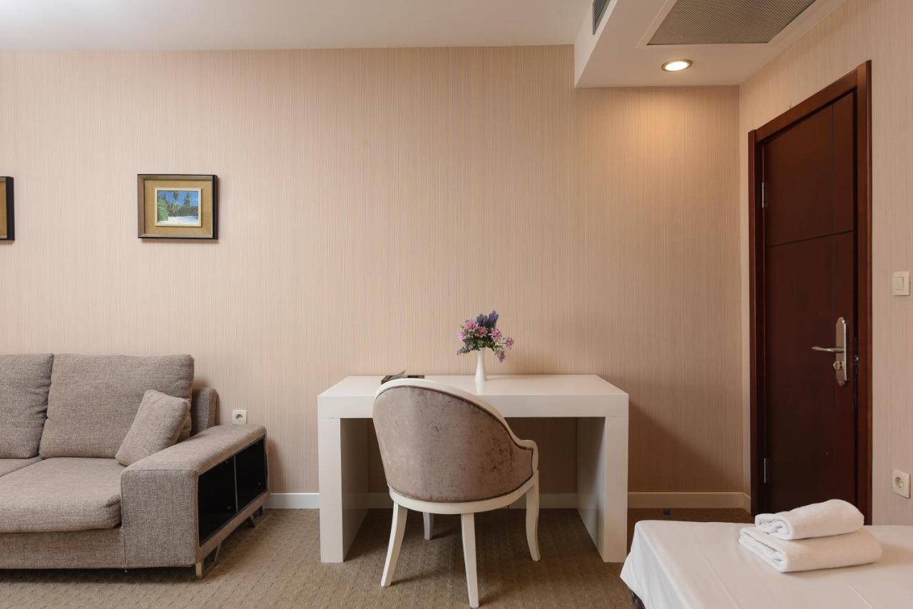 Family Hotel Zane Pag Town Bagian luar foto