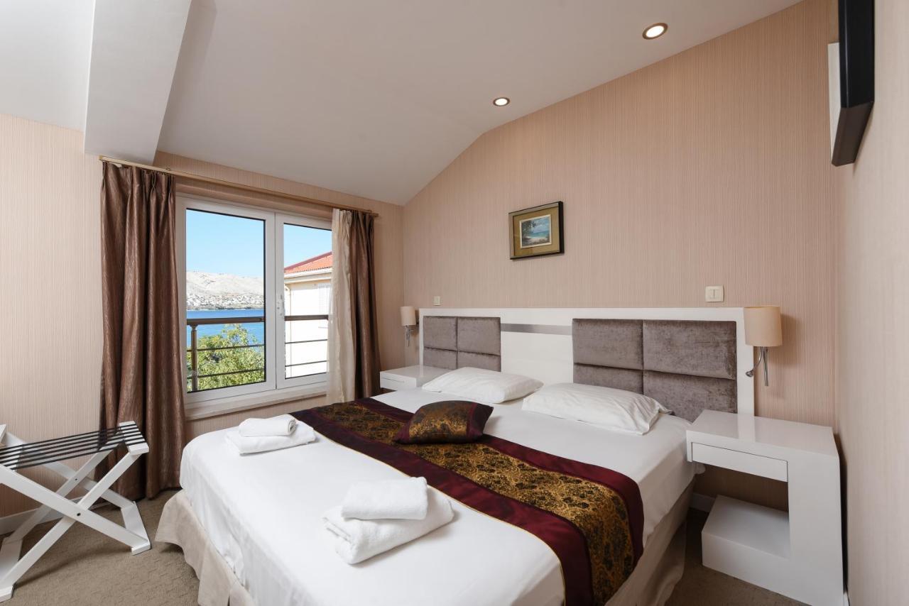 Family Hotel Zane Pag Town Bagian luar foto