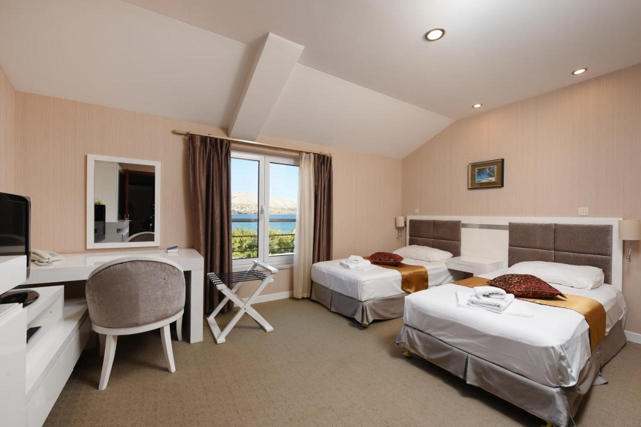 Family Hotel Zane Pag Town Bagian luar foto