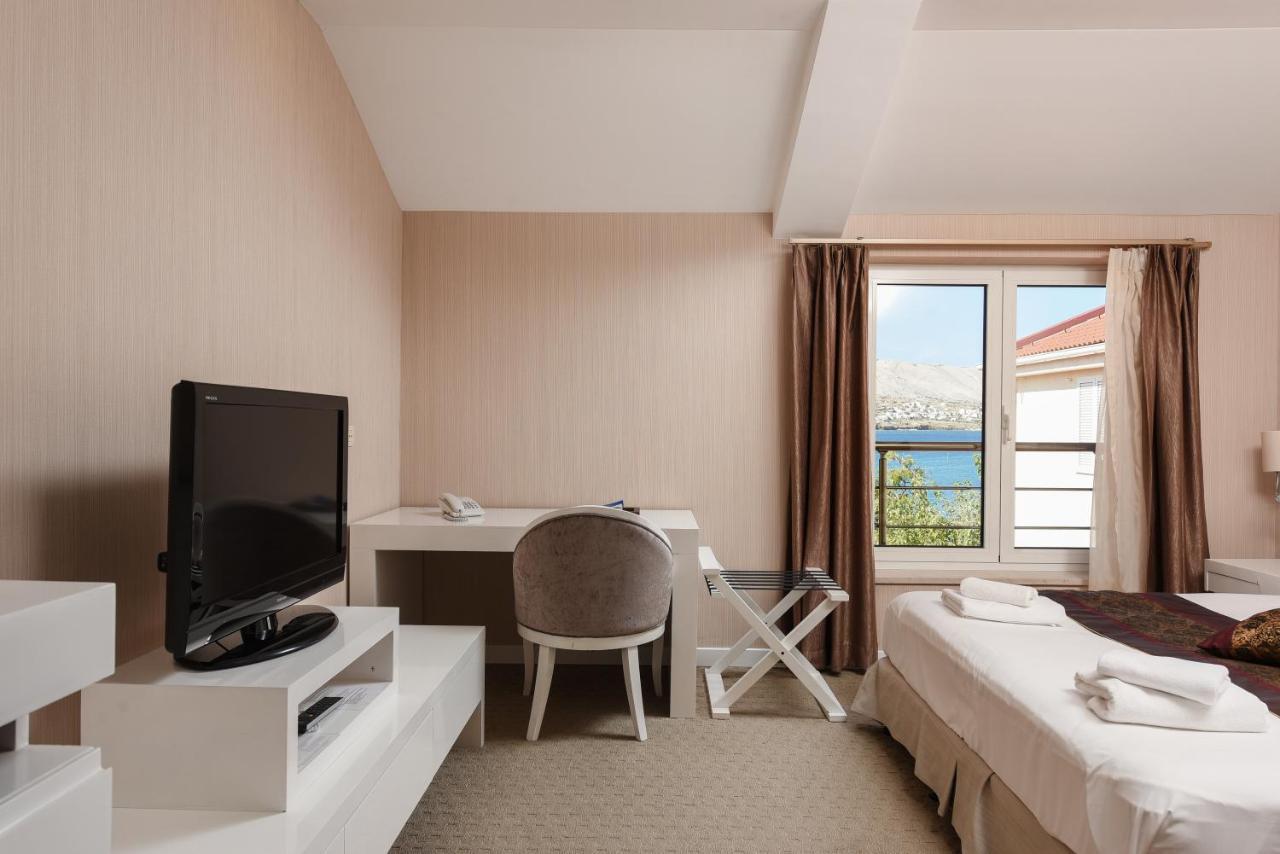 Family Hotel Zane Pag Town Bagian luar foto
