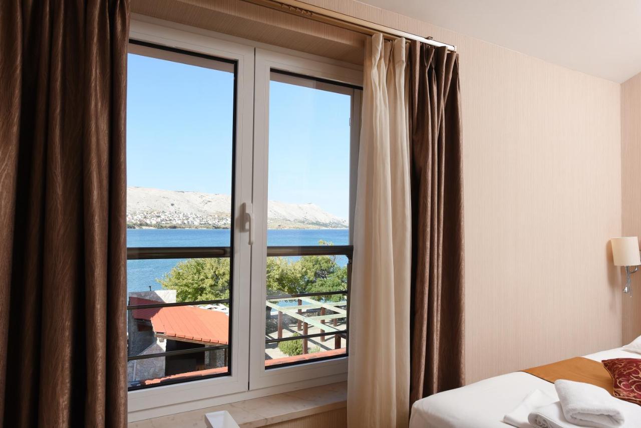Family Hotel Zane Pag Town Bagian luar foto