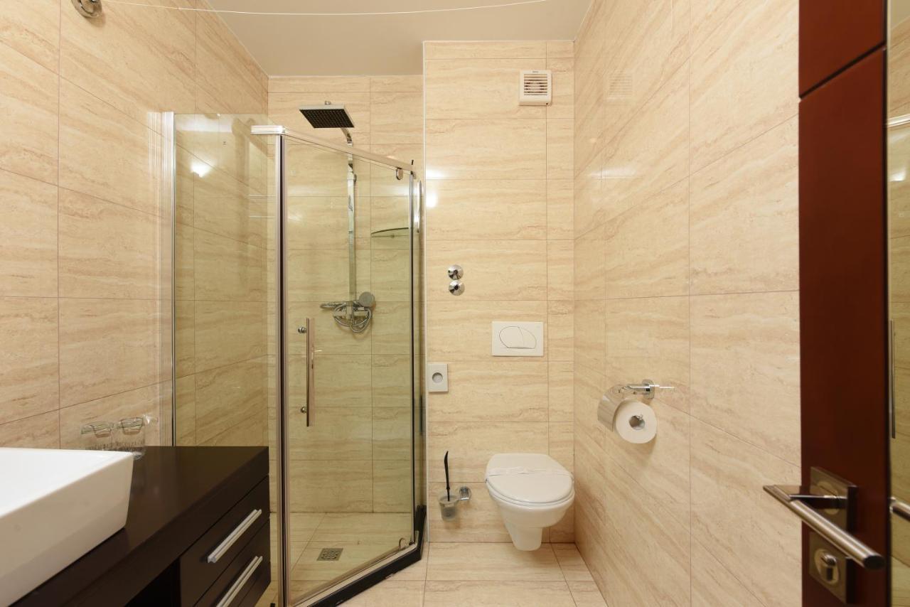 Family Hotel Zane Pag Town Bagian luar foto
