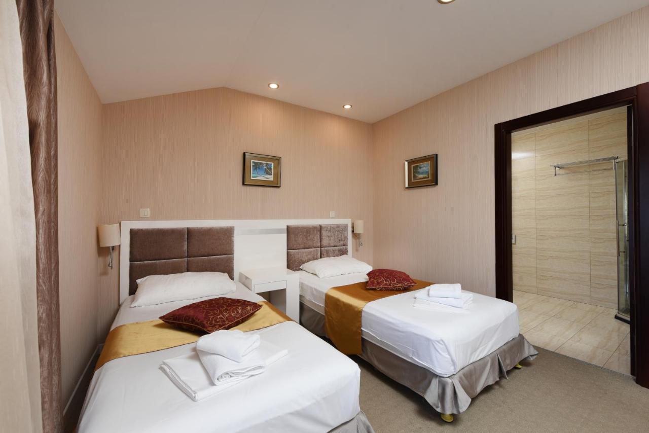 Family Hotel Zane Pag Town Bagian luar foto