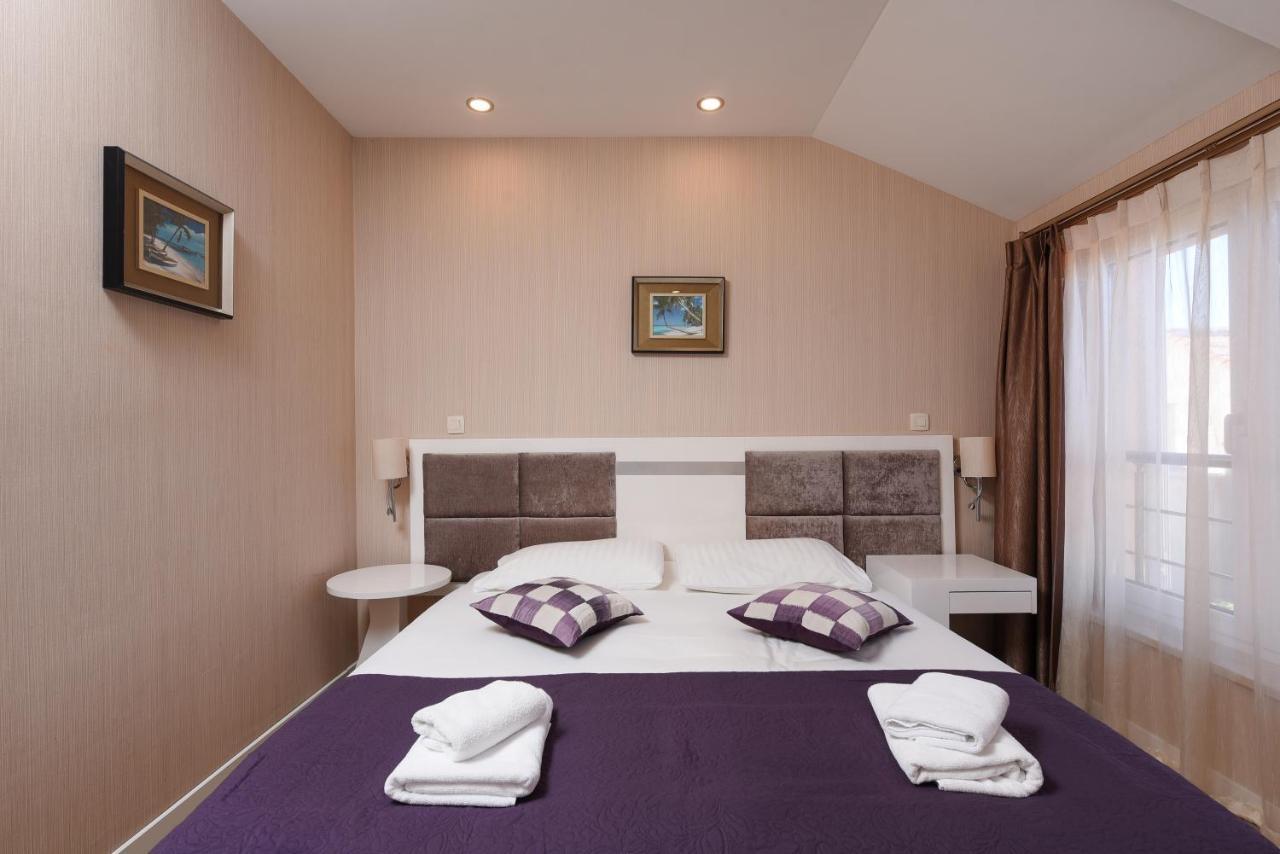Family Hotel Zane Pag Town Bagian luar foto